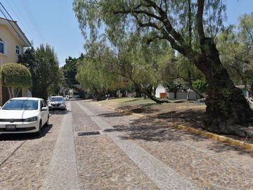 Casas en Venta en Carretas: 4 Recamaras, 5.5 Baños, Cto de Servicio