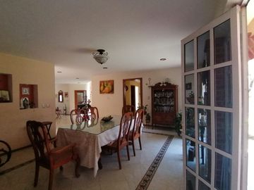 Casas en Venta en Carretas: 4 Recamaras, 5.5 Baños, Cto de Servicio