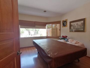 Casas en Venta en Carretas: 4 Recamaras, 5.5 Baños, Cto de Servicio