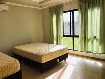 Five Bedroom 2-Storey Furnished House with pool for RENT in Hensonville Angeles City near Clark