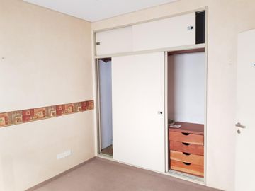 Departamento de 2 amb con terraza. POR ESCALERA.