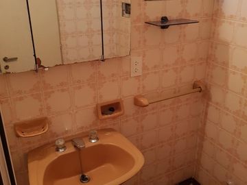 Departamento de 2 amb con terraza. POR ESCALERA.