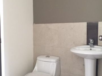 Casa exclusiva en  en venta. Privada, áreas verdes y cerca de todo