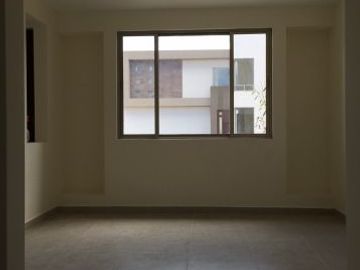 Casa exclusiva en  en venta. Privada, áreas verdes y cerca de todo