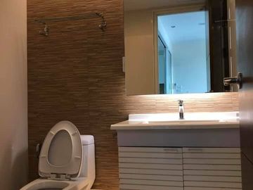1 Bedroom Condo for sale at The Shine Condominium