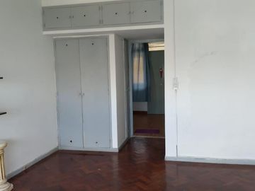 EXCELENTE MONOAMBIENTE LUMINOSO EN CABALLITO APTO PROFESIONAL