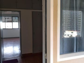 EXCELENTE MONOAMBIENTE LUMINOSO EN CABALLITO APTO PROFESIONAL