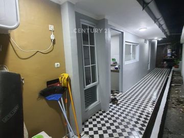 Dijual Rumah Model Retro Clasic Full Renovasi Di Depok