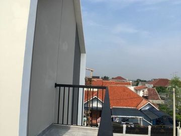 Rumah Syariah Dua Lantai Kota Bogor Lokasi Strategis Dekat Tol Bonus Kitchen Set
