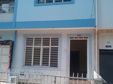 casa en venta en santa teresita. Cod V10196