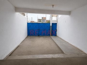 🏭 **Local En Alquiler – Ideal Para Fábrica, Almacén O Taller**