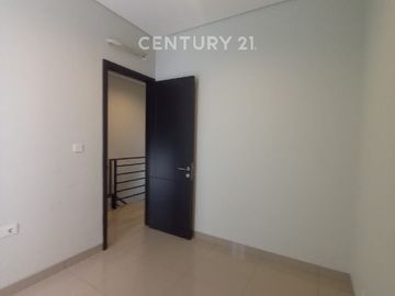 Disewakan Rumah Brand New Cluster Viola Summarecon Crown Gading