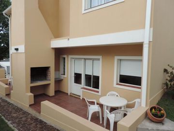 En Venta Hermoso Complejo De Duplexs, Con Muy Buena Rentabilidad, Listo Para Poner En Funcionamiento