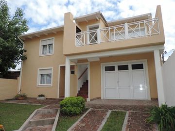 En Venta Hermoso Complejo De Duplexs, Con Muy Buena Rentabilidad, Listo Para Poner En Funcionamiento