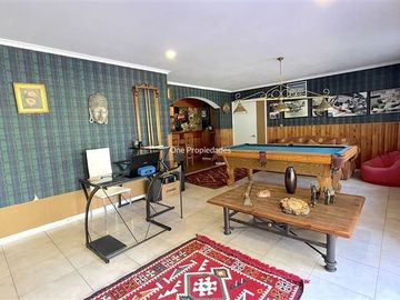 Casa en Venta en Huinganal Casa en Venta | 4D4B y servicio | Lo Barnechea | One Propiedades