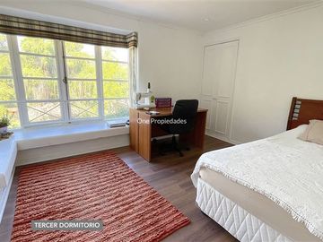 Casa en Venta en Huinganal Casa en Venta | 4D4B y servicio | Lo Barnechea | One Propiedades