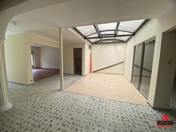 casa-local en arriendo en estadio. Cod A4544