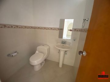 casa-local en arriendo en estadio. Cod A4544