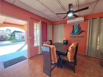 VENDO CASA FAMILIAR EN LOS ALGARROBOS