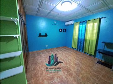 VENDO CASA FAMILIAR EN LOS ALGARROBOS