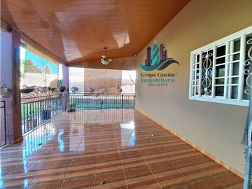 VENDO CASA FAMILIAR EN LOS ALGARROBOS