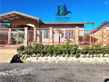 VENDO CASA FAMILIAR EN LOS ALGARROBOS