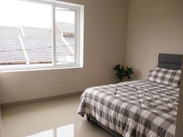 Rumah Nyaman & Luas 2 Lt Type 140 LT 91 M2, Cluster Pesona Antapani Kota Bandung.