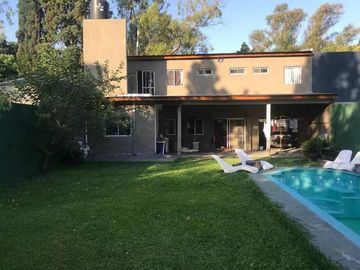 Casa en venta en Parque Leloir