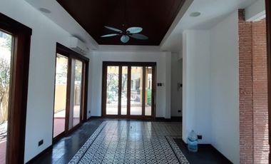 RESORT TYPE VILLA FOR SALE IN ALABANG HILLS