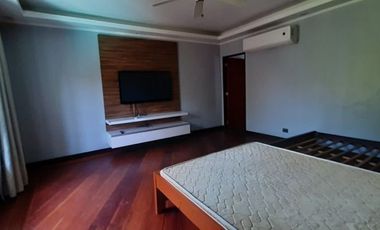 RESORT TYPE VILLA FOR SALE IN ALABANG HILLS