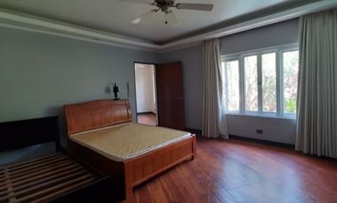 RESORT TYPE VILLA FOR SALE IN ALABANG HILLS