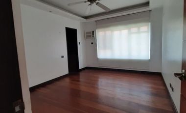 RESORT TYPE VILLA FOR SALE IN ALABANG HILLS