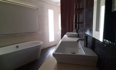 RESORT TYPE VILLA FOR SALE IN ALABANG HILLS