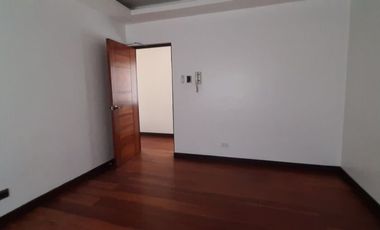 RESORT TYPE VILLA FOR SALE IN ALABANG HILLS