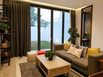 DiJual Town House Exclusive Tropical Di Pesanggrahan