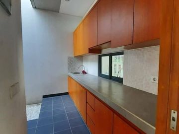 DiJual Town House Exclusive Tropical Di Pesanggrahan