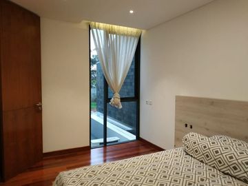 DiJual Town House Exclusive Tropical Di Pesanggrahan