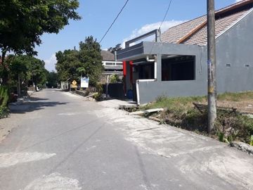 Tanah Yogyakarta Luasan 160 m2 Bisa KPT 300 meter ke Jln LPMP Kalasan