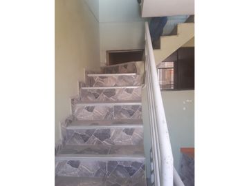 VENDO CASA 3 PISOS C/TERRAZA Y COCHERA EN VALLECITO ALTO - VMT