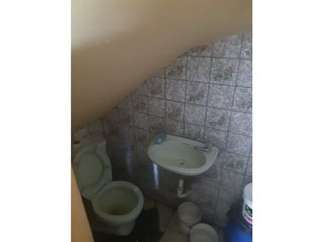 VENDO CASA 3 PISOS C/TERRAZA Y COCHERA EN VALLECITO ALTO - VMT