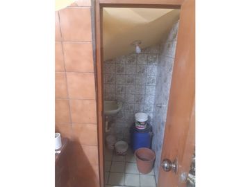 VENDO CASA 3 PISOS C/TERRAZA Y COCHERA EN VALLECITO ALTO - VMT