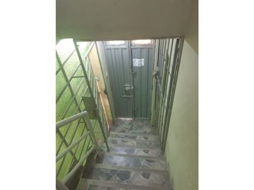 VENDO CASA 3 PISOS C/TERRAZA Y COCHERA EN VALLECITO ALTO - VMT