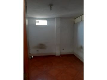 VENDO CASA 3 PISOS C/TERRAZA Y COCHERA EN VALLECITO ALTO - VMT