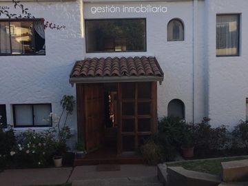 Excelente y luminosa casa en sector de Reñaca, Viña del Mar