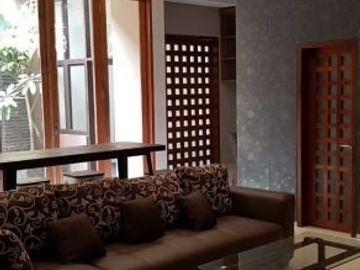 Jual Guest House Baru Mewah Pejompongan BenHil ditengah Pusat Kota.