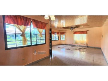 En VENTA residencia en ALGARROBOS