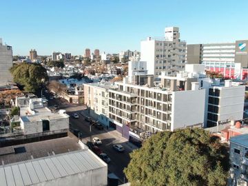 Venta apartamento 2 dormitorios y terraza al frente en La Blanqueada, Montevideo