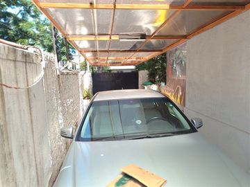 Casa en venta de 4 dorm. En Metro Los Dominicos Las Condes