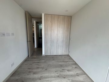apartamento en arriendo en altos del poblado. Cod A515414