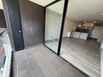 apartamento en arriendo en altos del poblado. Cod A515414